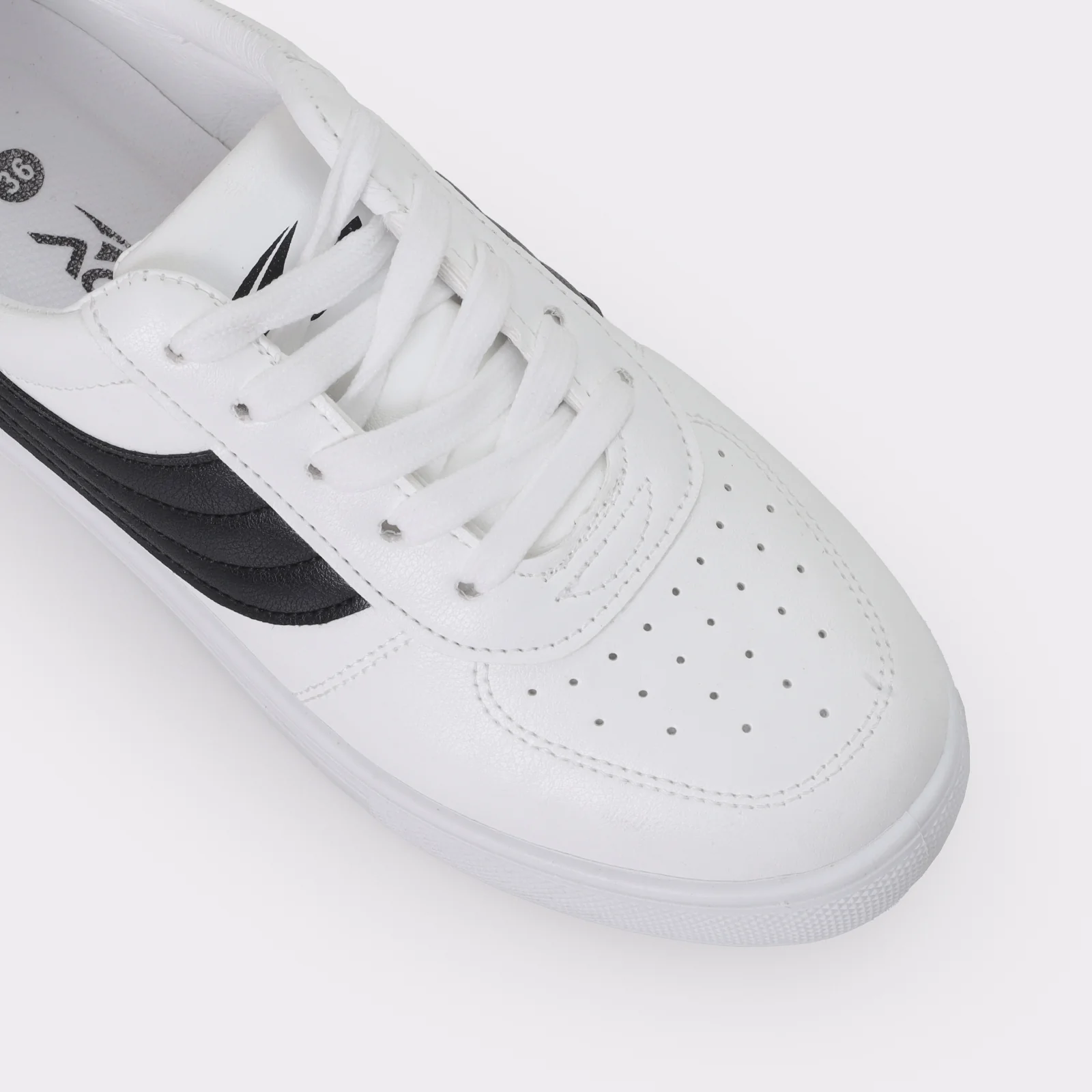 Boy's dailywear sneakers - Image 6