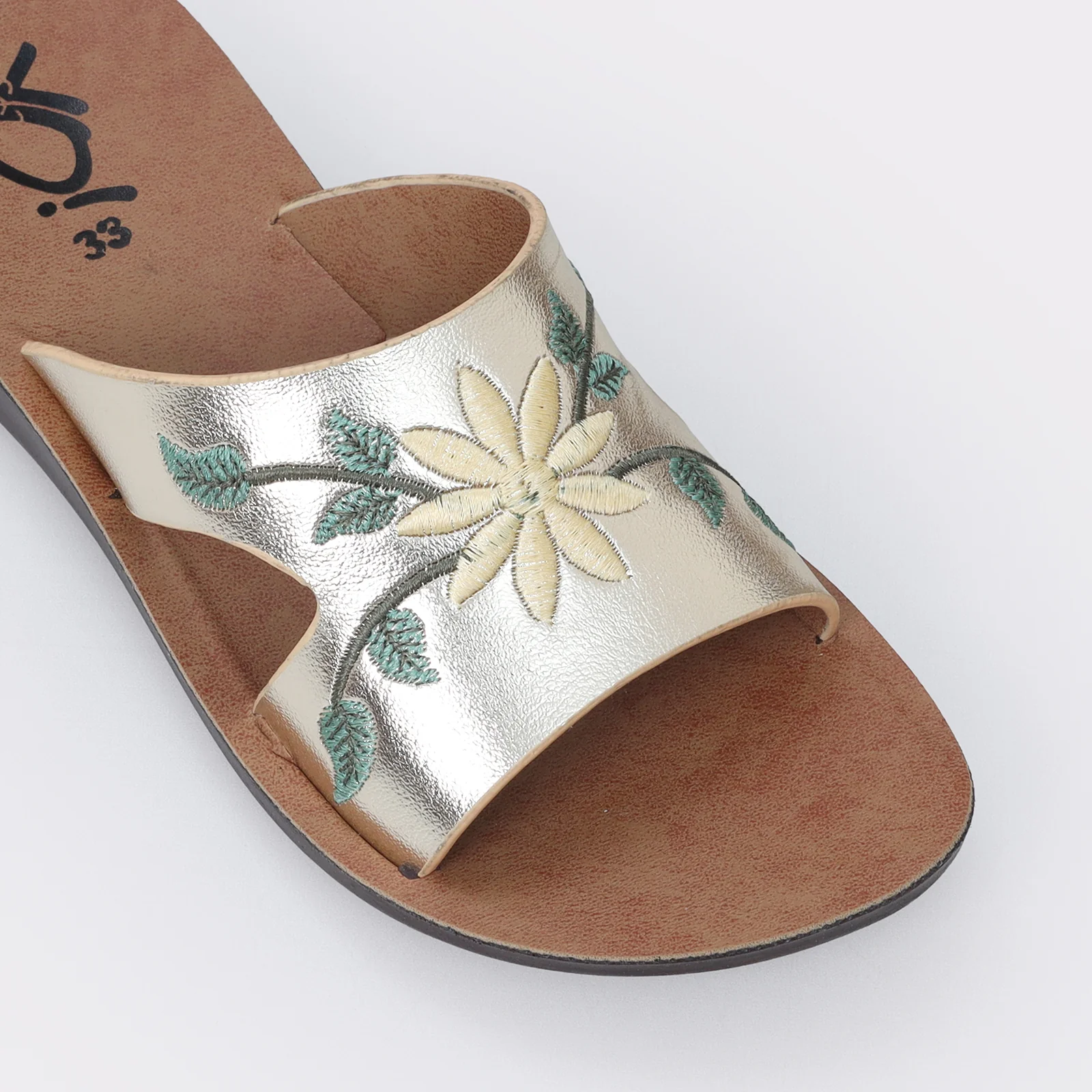 Girls Glossy Chappal - Image 6