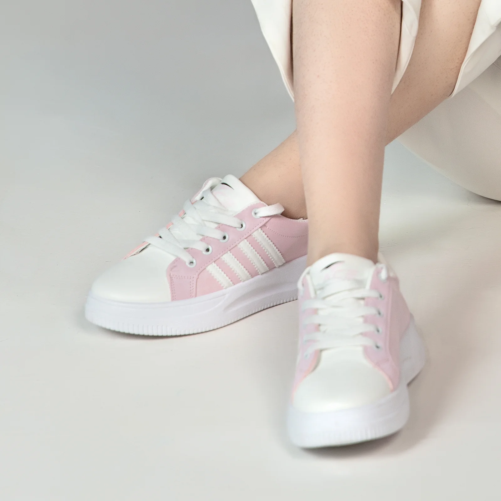Women's Stylish Sneakers - Image 5