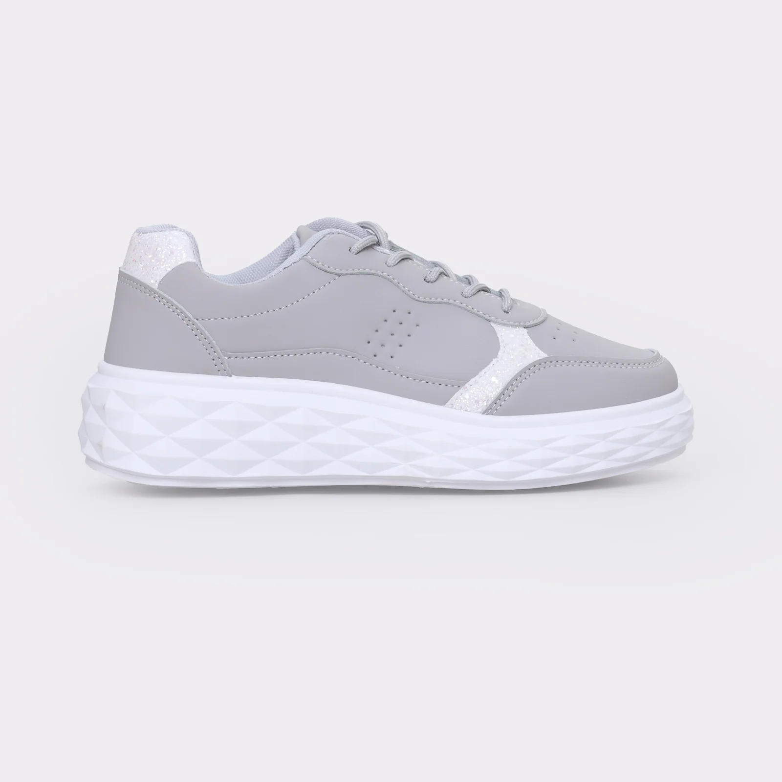 Women's dailywear sneakers - Image 2
