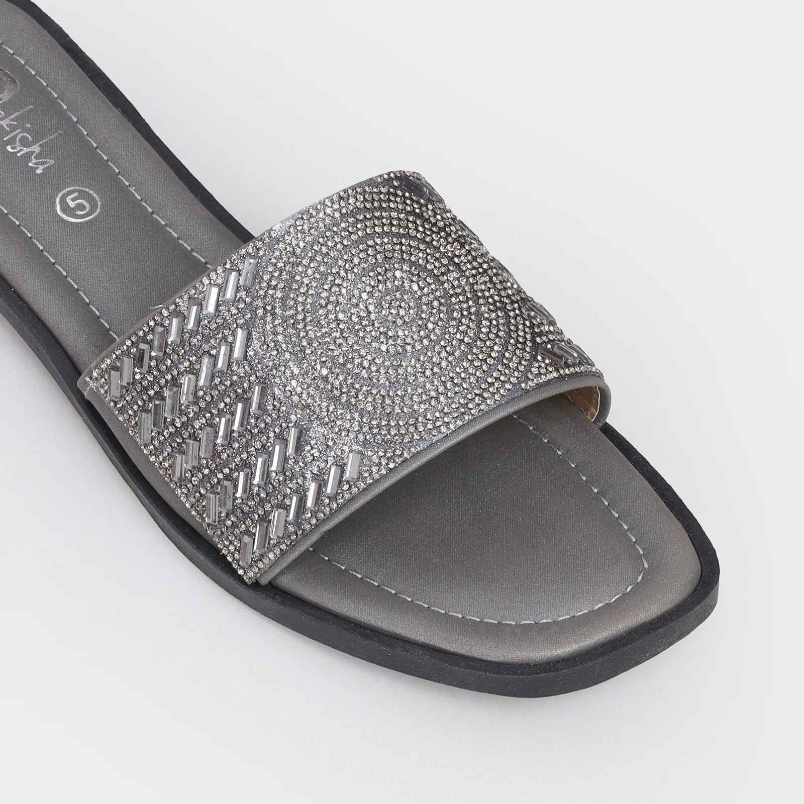 Women's Fashionable Chappals - Image 7