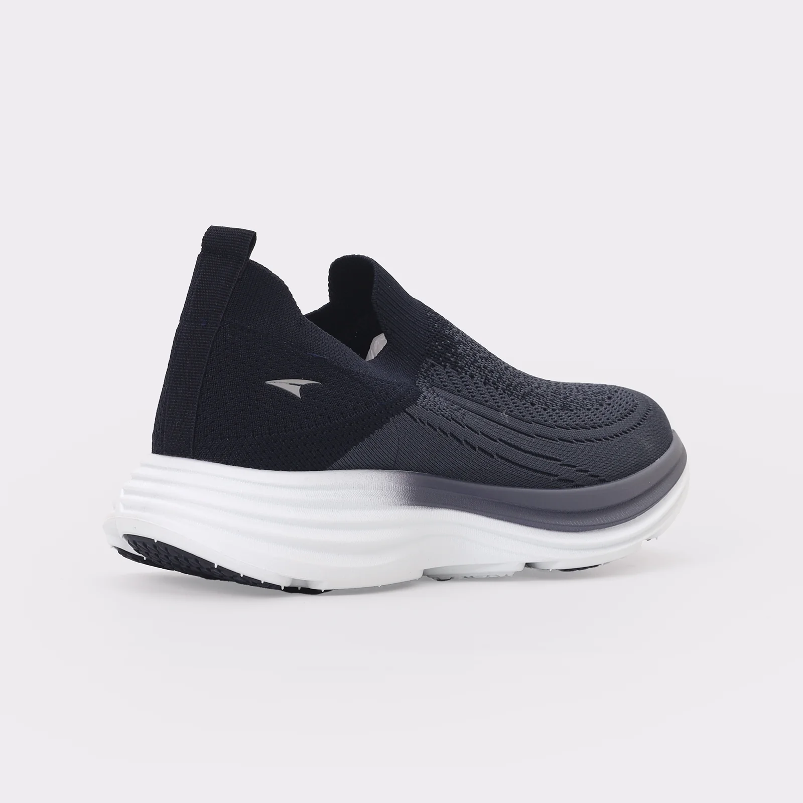 Men Everyday Sneakers - Image 5