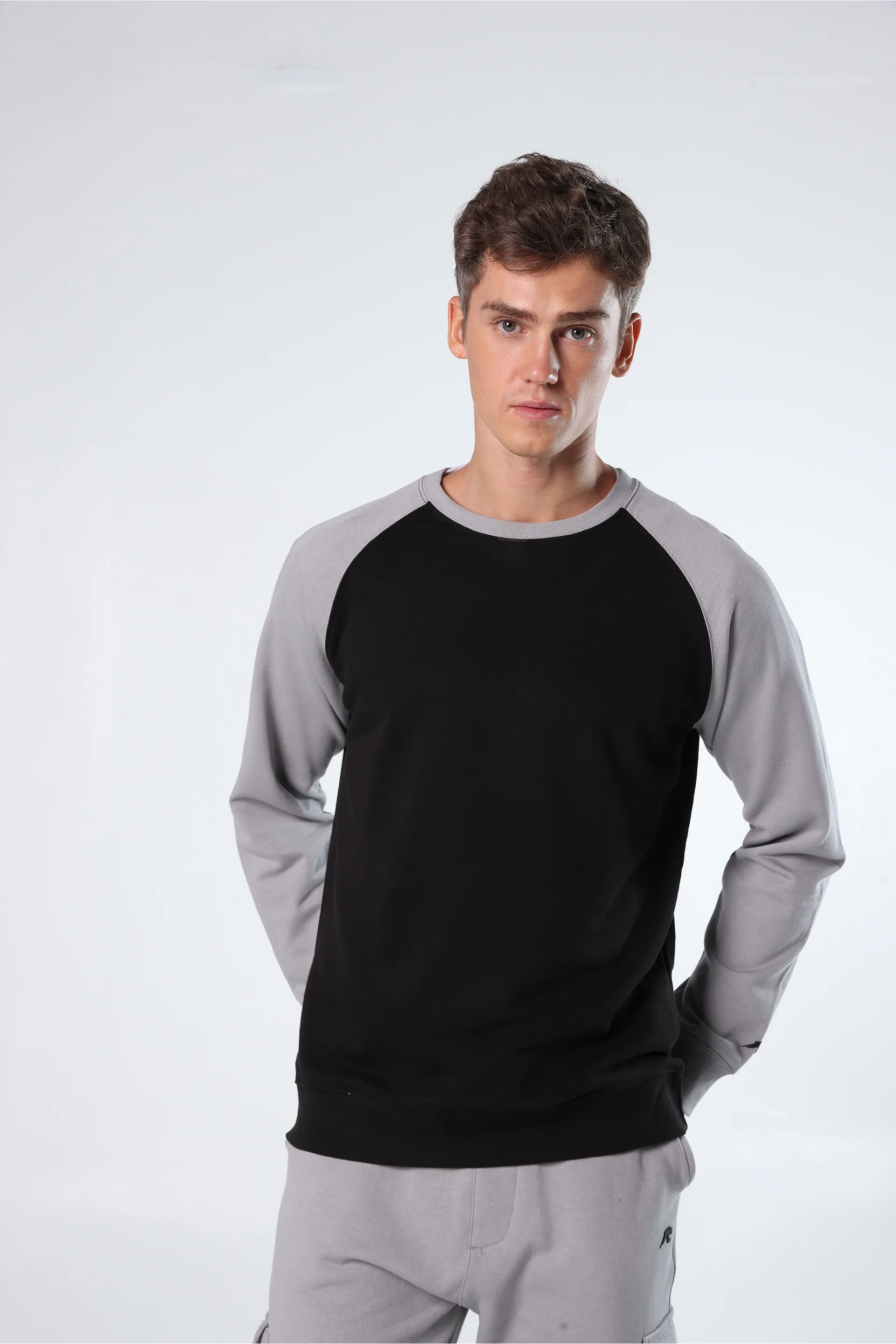 Athleisure Sweatshirt Raglan - Image 2