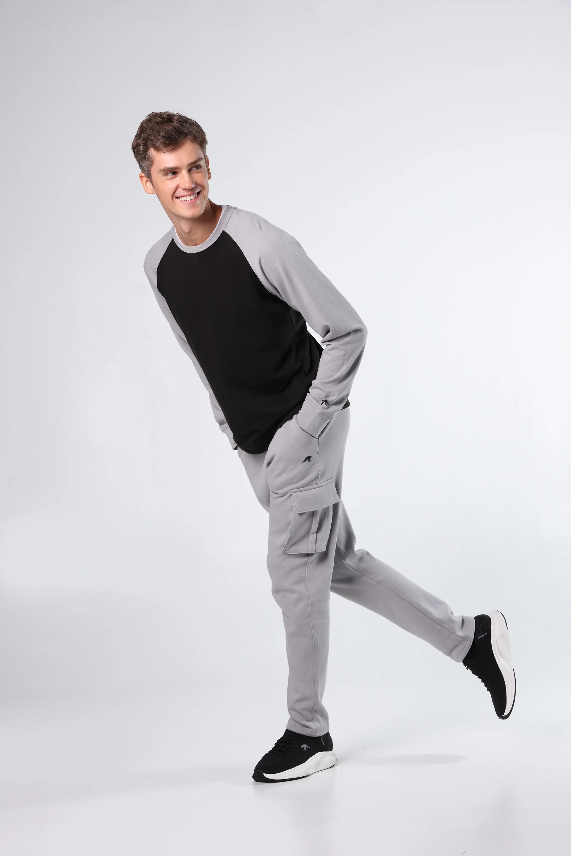 Athleisure Sweatshirt Raglan - Image 4